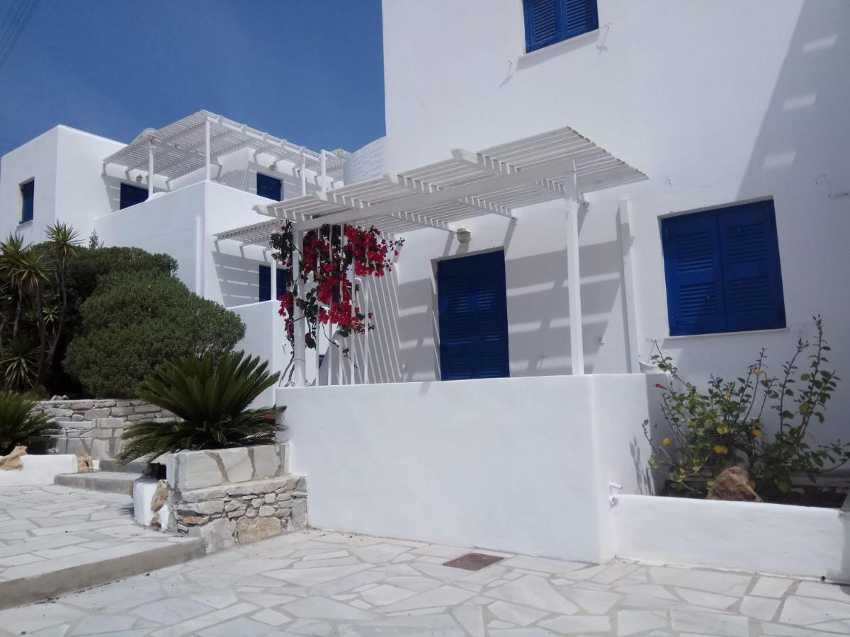 Nicos Studios & Apartments Logaras Esterno foto