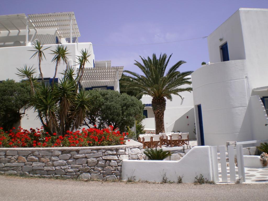 Nicos Studios & Apartments Logaras Esterno foto