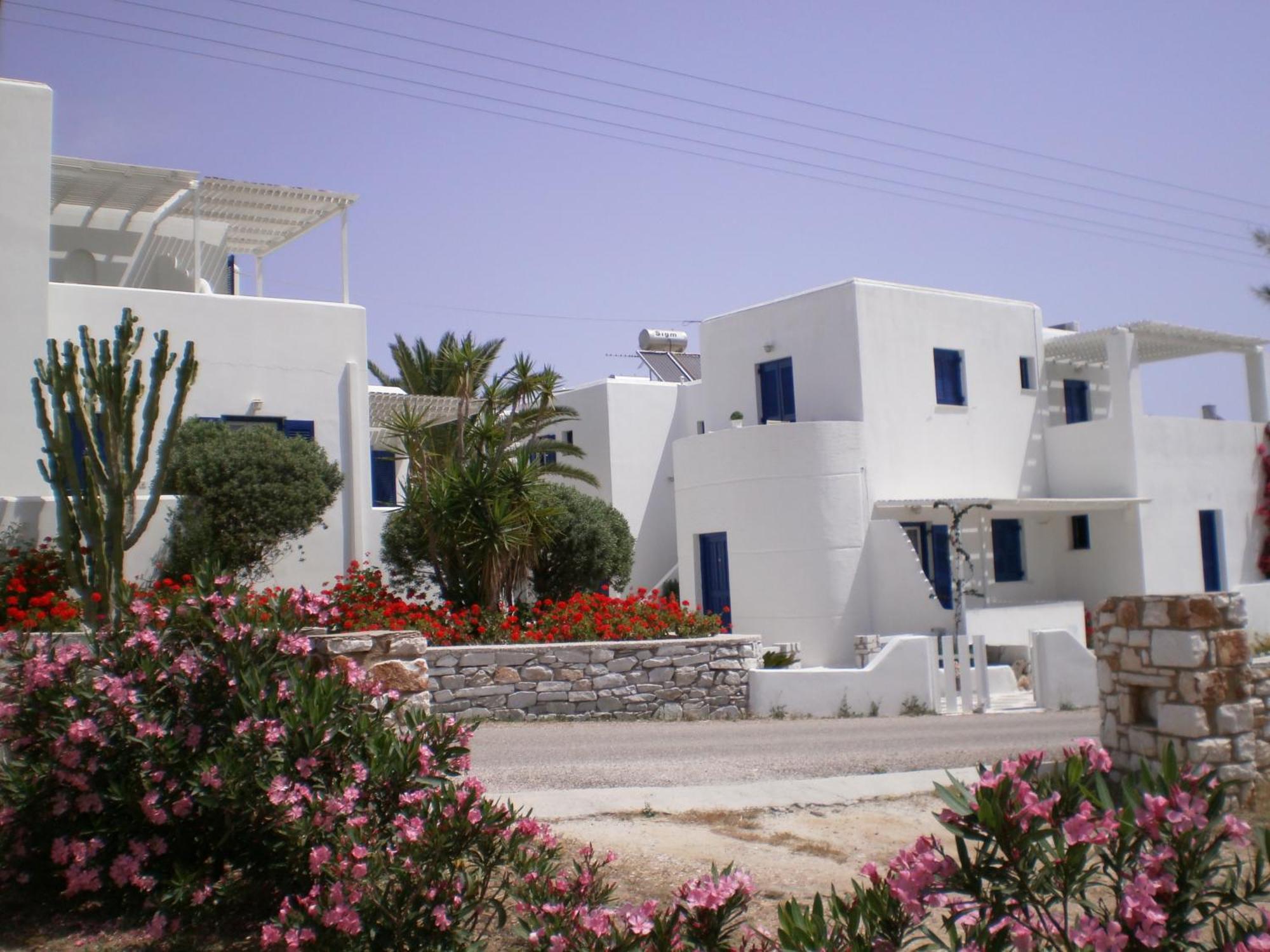 Nicos Studios & Apartments Logaras Esterno foto