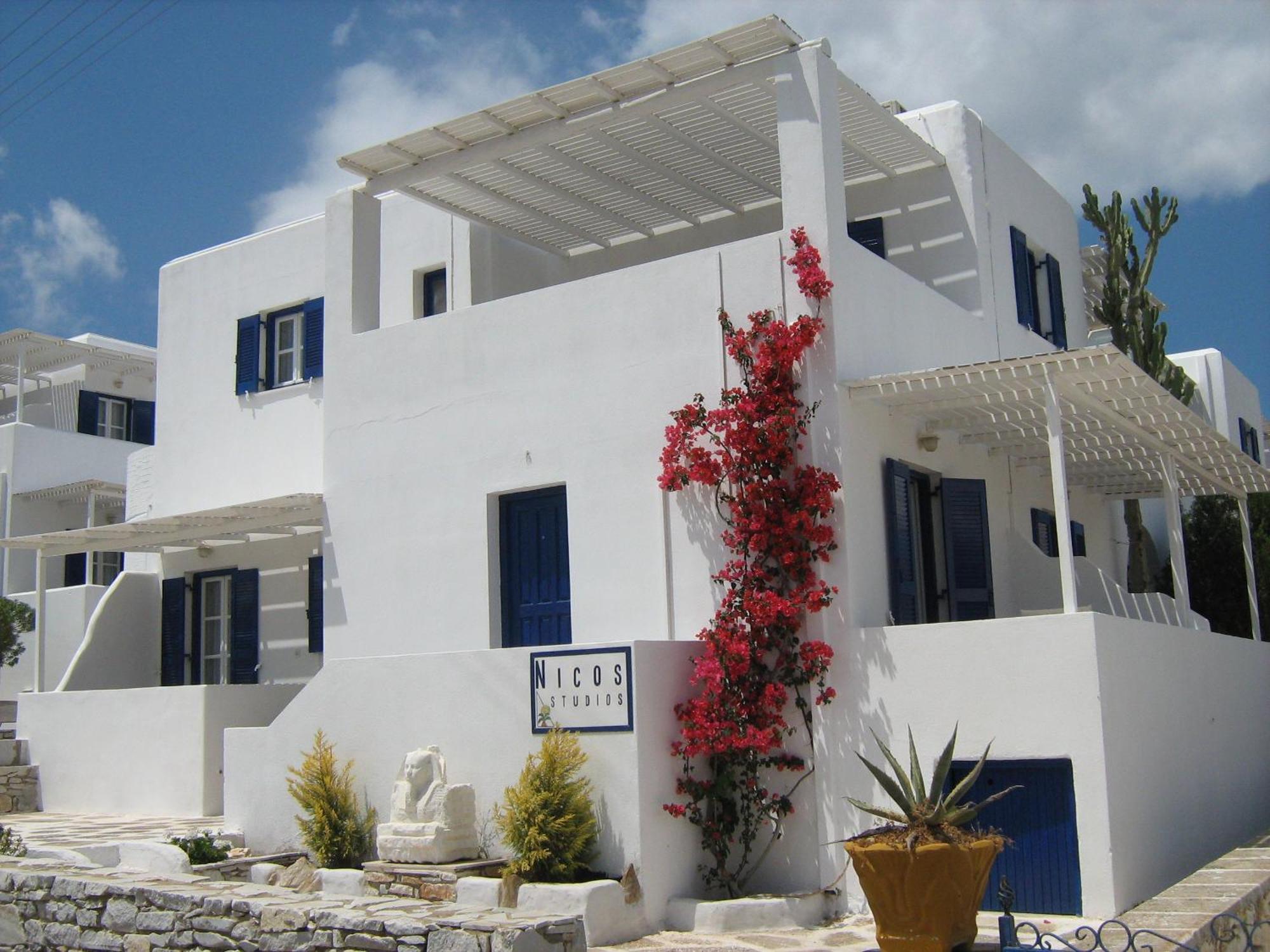 Nicos Studios & Apartments Logaras Esterno foto