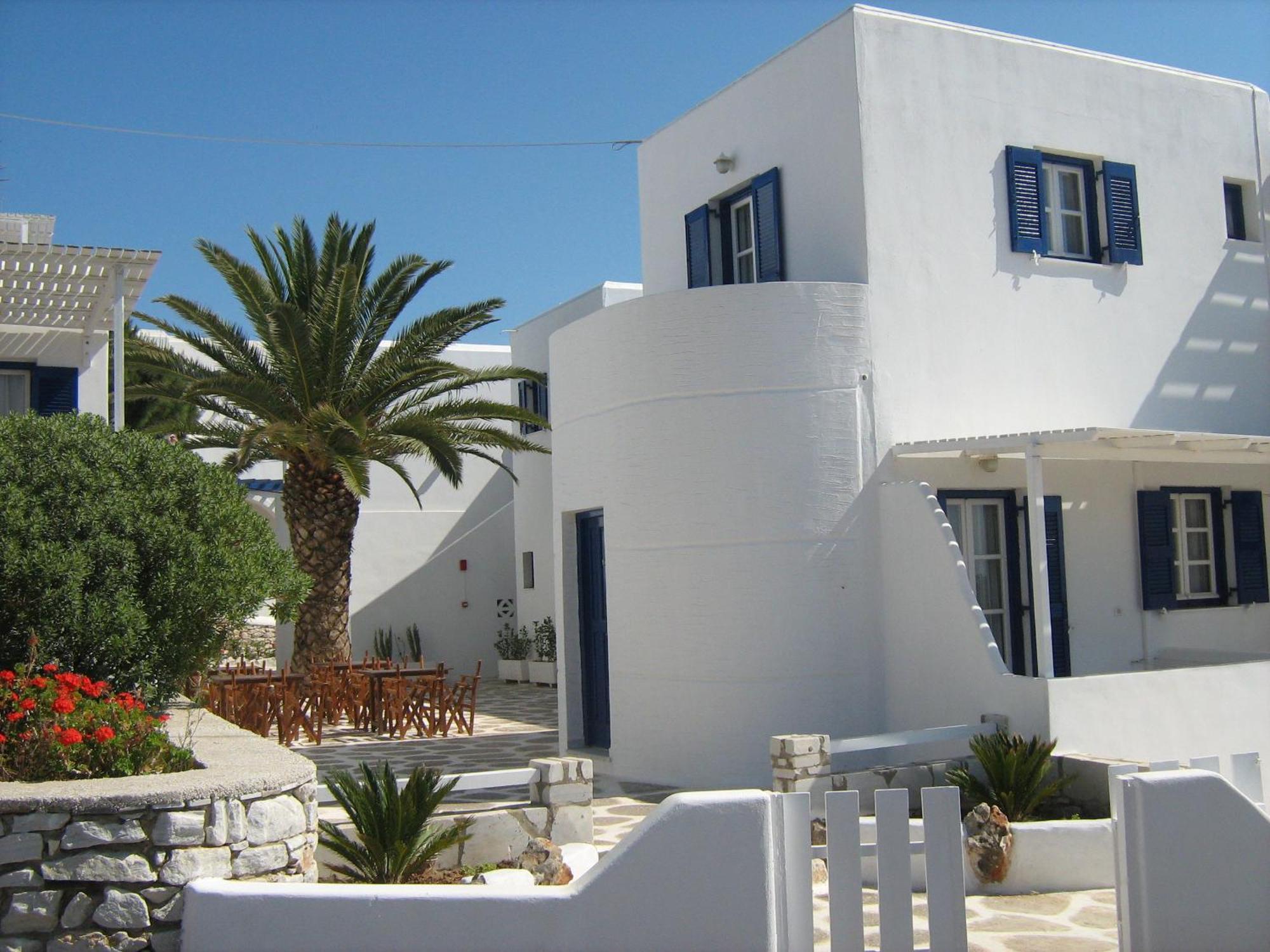 Nicos Studios & Apartments Logaras Esterno foto