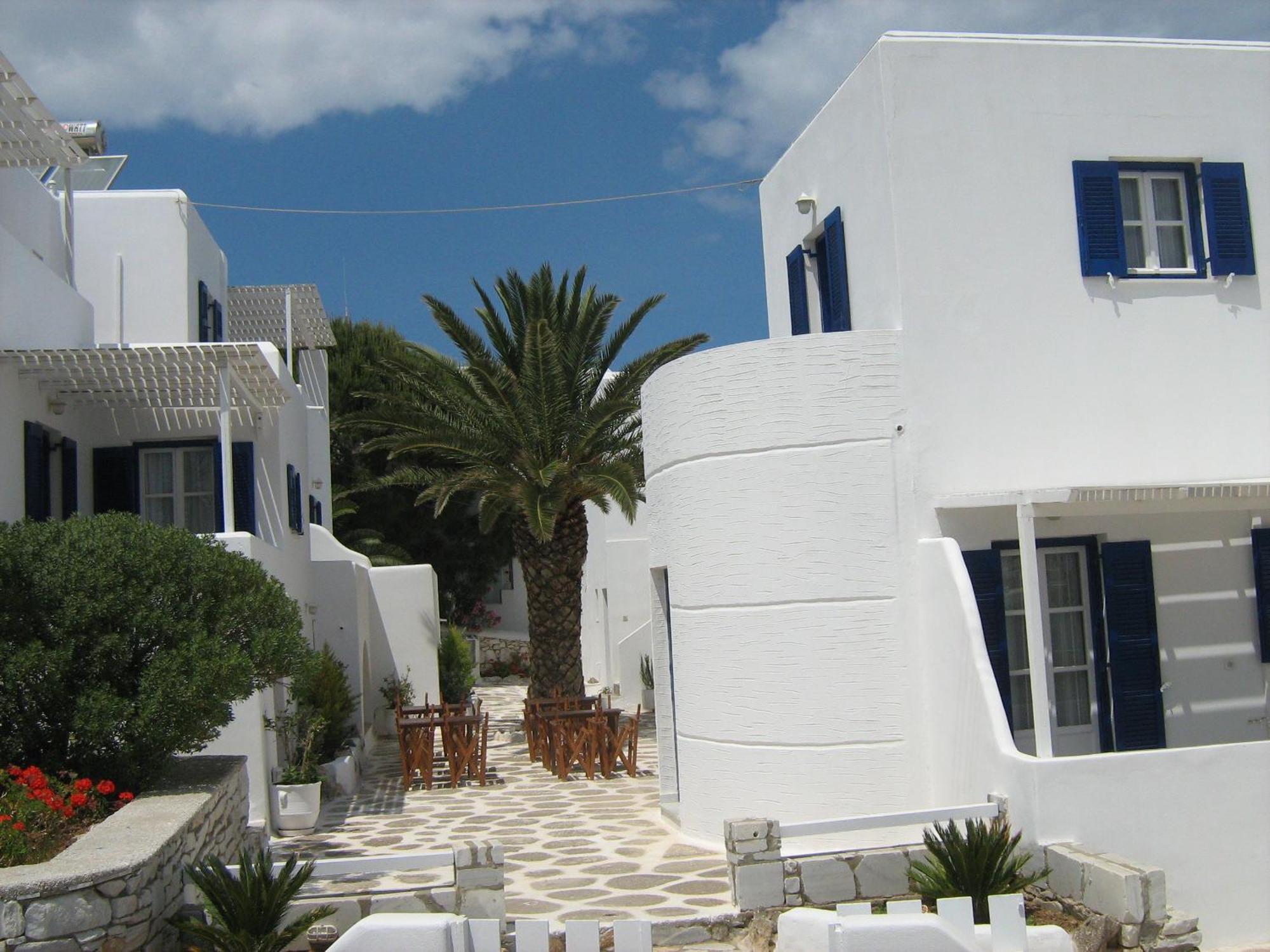 Nicos Studios & Apartments Logaras Esterno foto
