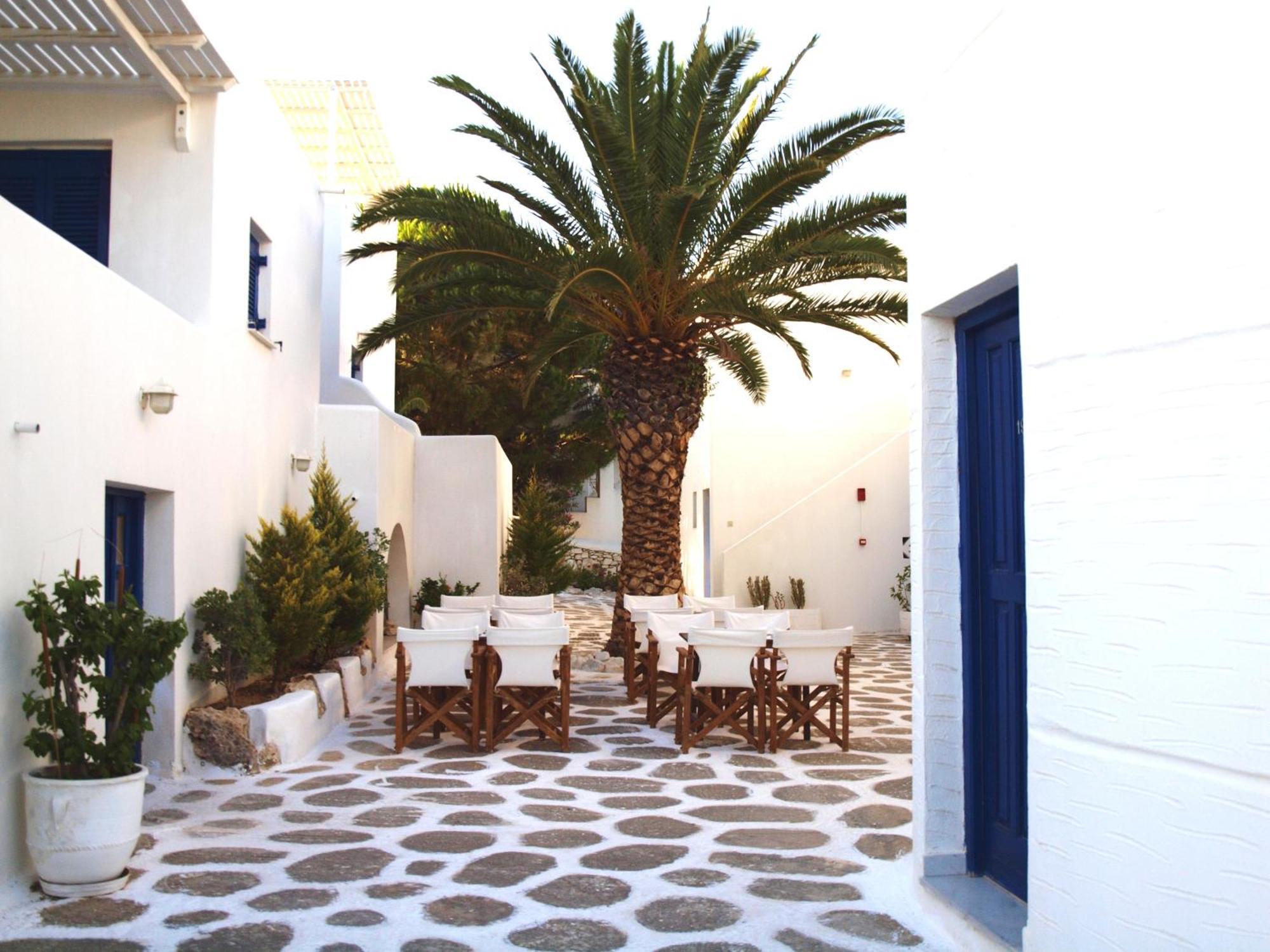 Nicos Studios & Apartments Logaras Esterno foto