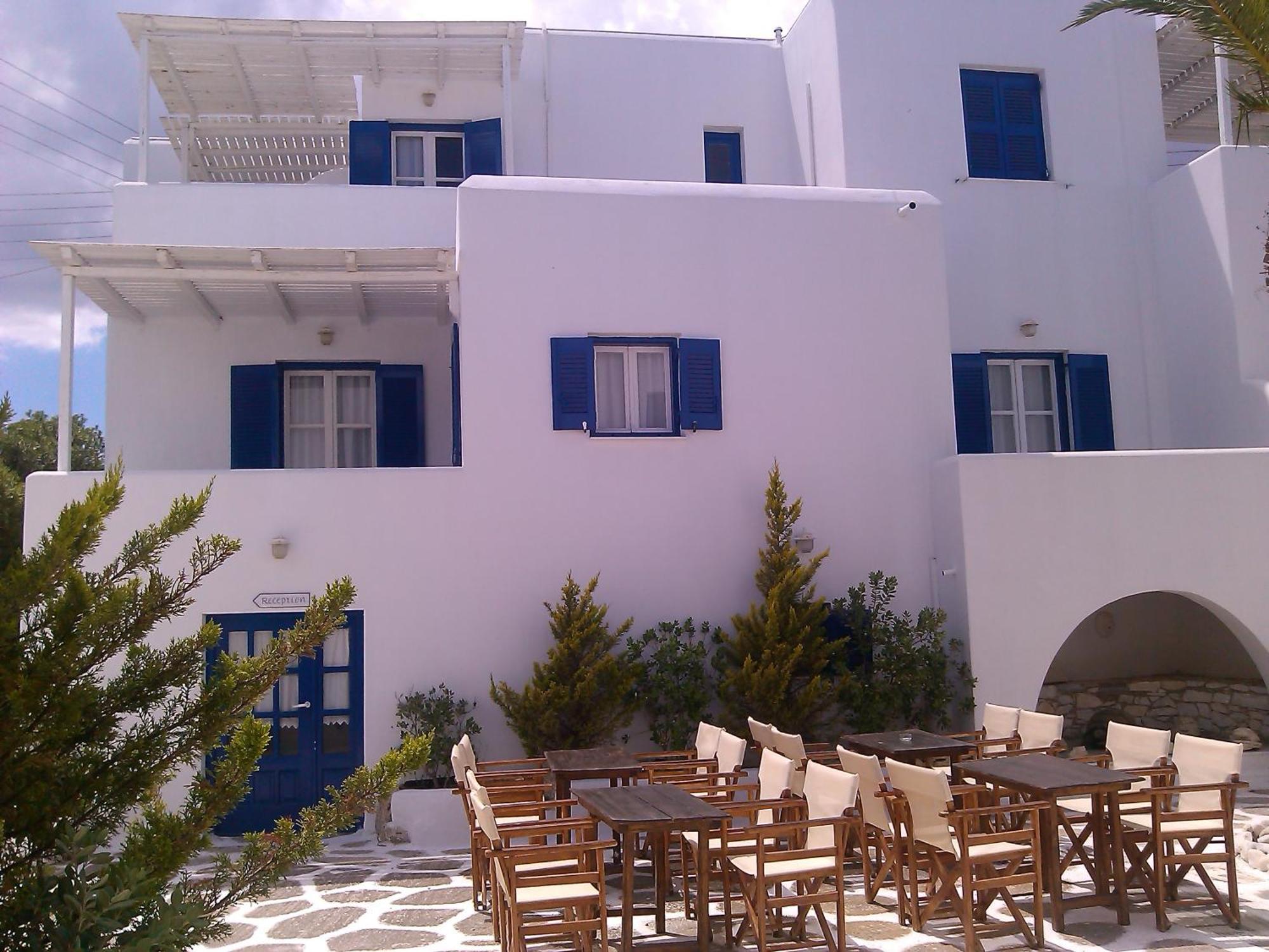 Nicos Studios & Apartments Logaras Esterno foto