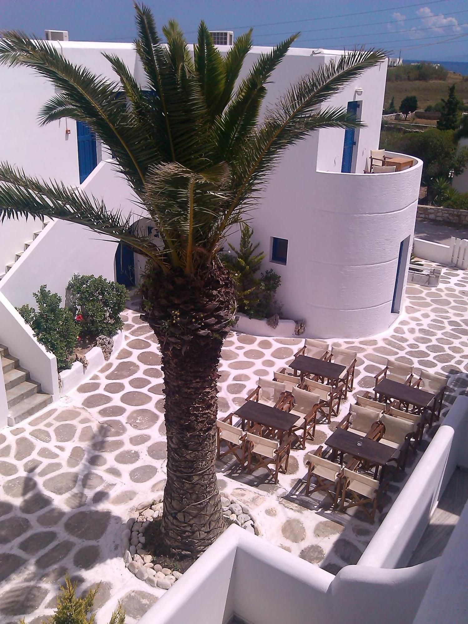 Nicos Studios & Apartments Logaras Esterno foto