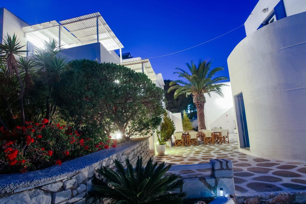 Nicos Studios & Apartments Logaras Esterno foto