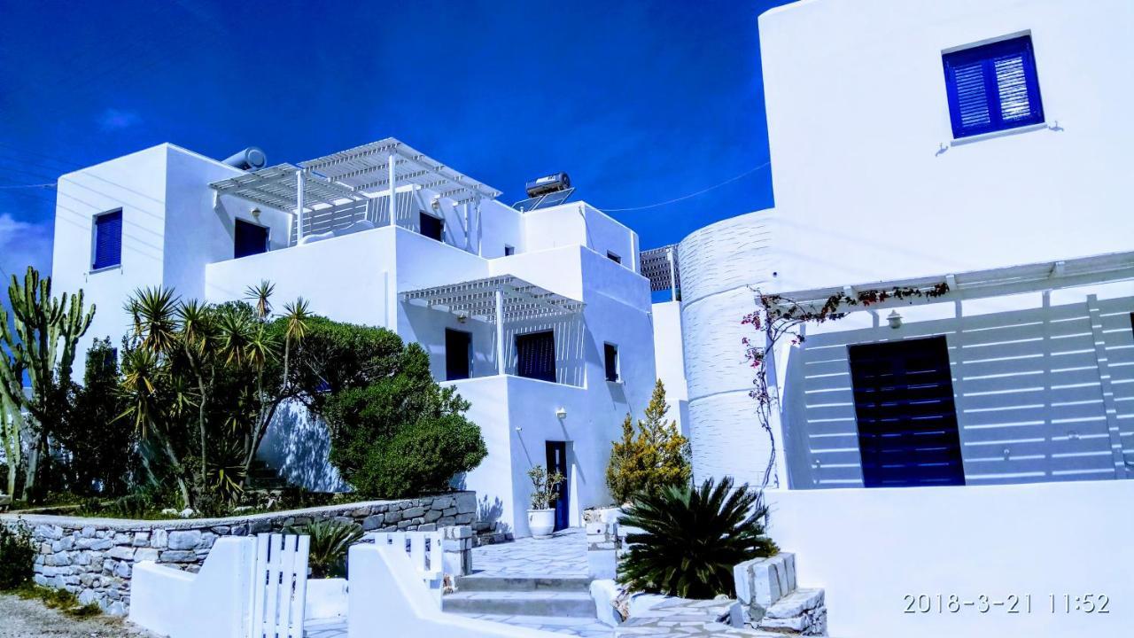 Nicos Studios & Apartments Logaras Esterno foto